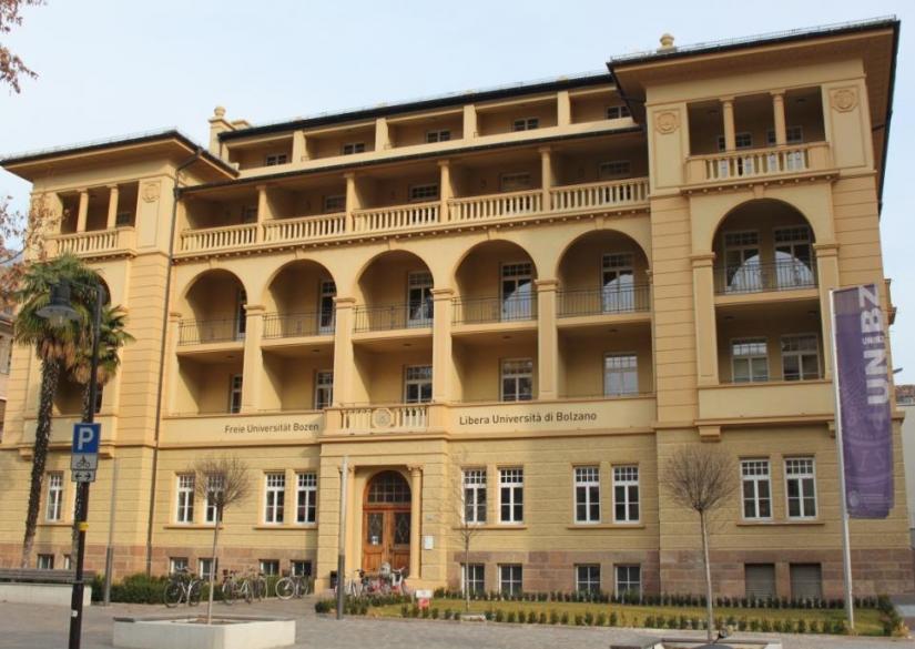 Libera università di Bolzano Free University Bozhen-Bolzano 0