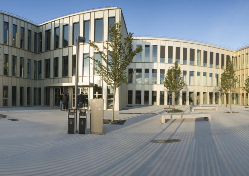 École des hautes études commerciales de Paris — Graduate School of Commerce and Management in Paris 1